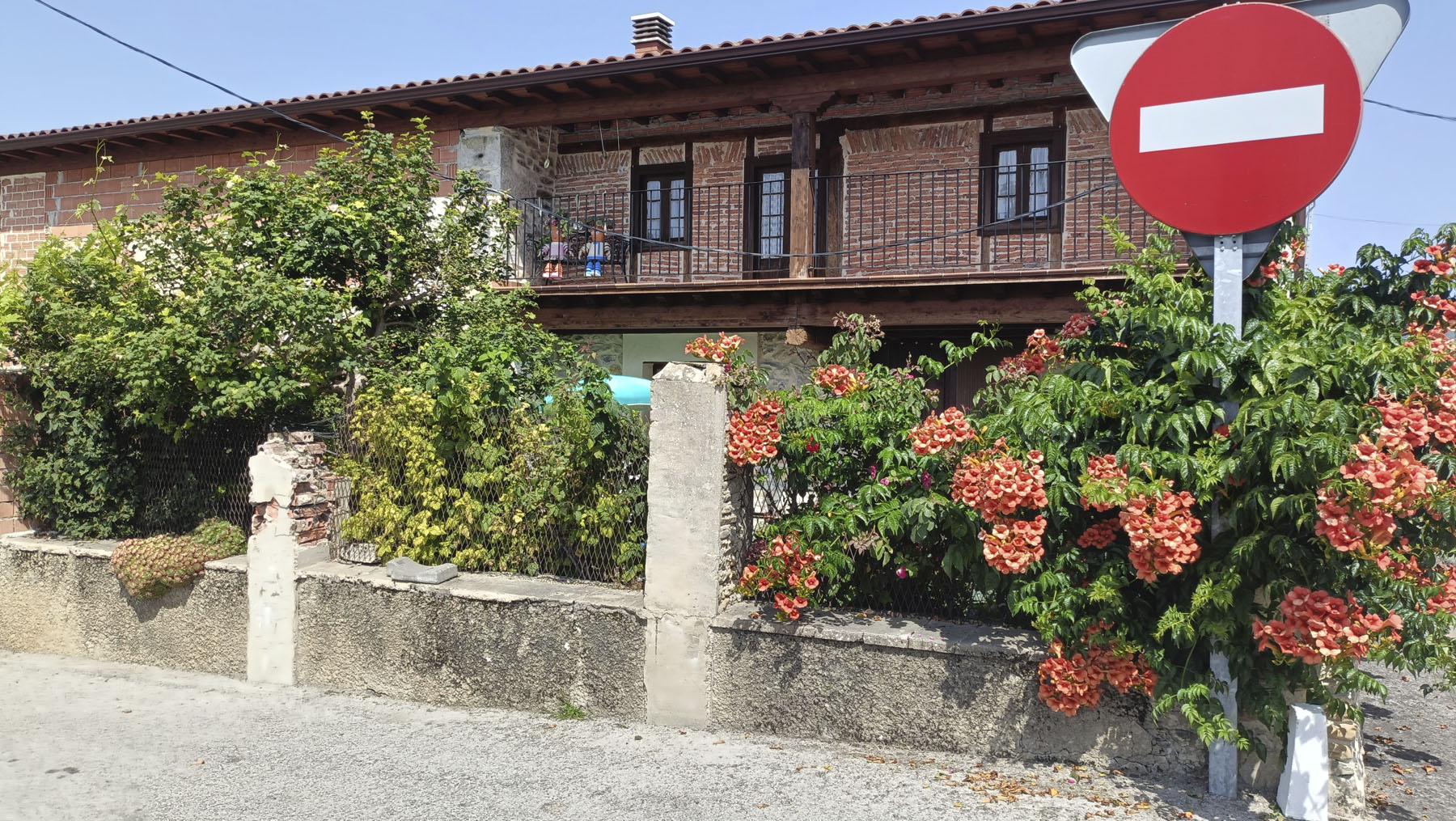 Ibón García Montolla, El Crucero